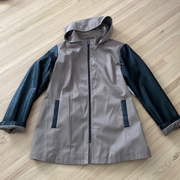 Cleo Jacket with vegan leather sleeves - Picture 10 of 11